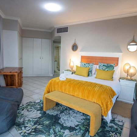 Stay At The Point - Triumphant Tropical Tranquility Durban Bagian luar foto