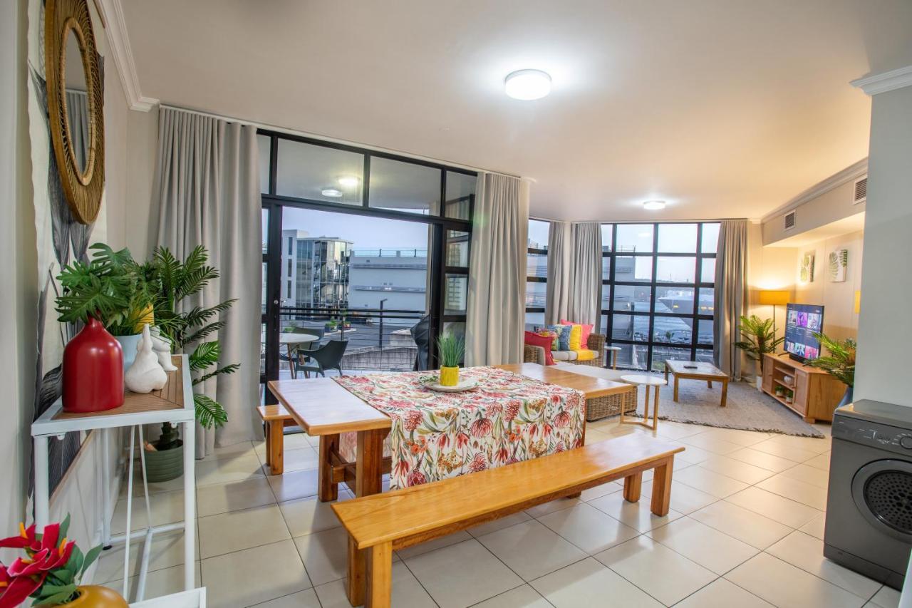 Stay At The Point - Triumphant Tropical Tranquility Durban Bagian luar foto