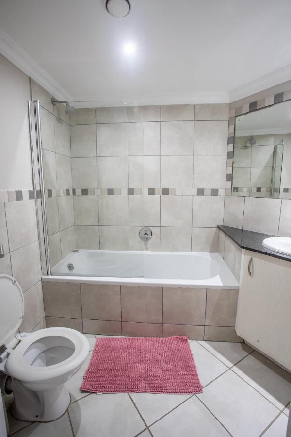 Stay At The Point - Triumphant Tropical Tranquility Durban Bagian luar foto